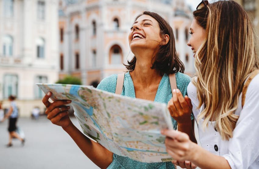 Friends exploring a city
