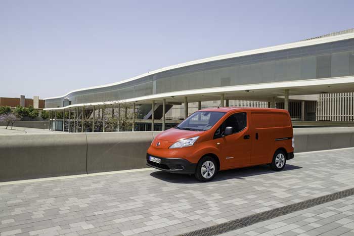 Orange Nissan e-NV200