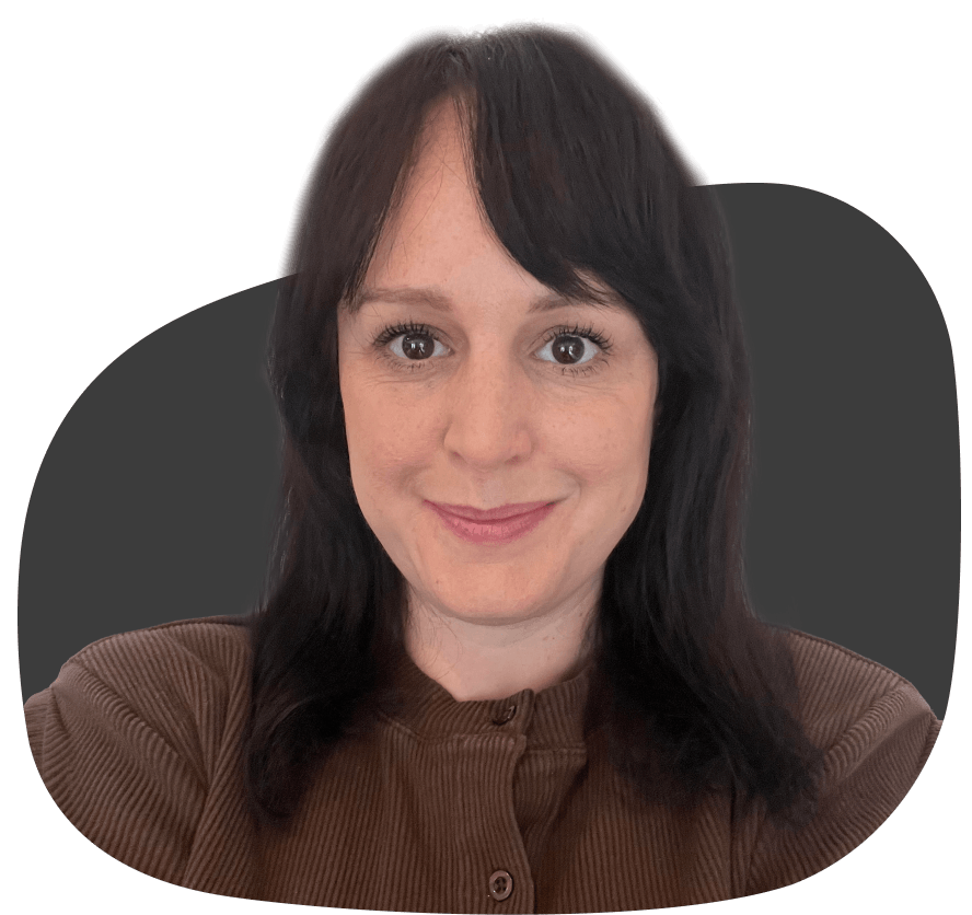 Tara Evans headshot