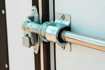 a close up of a bolt lock